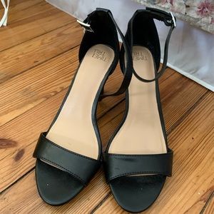 5 for $20 - NWOT, US size 6 W, cute black heels